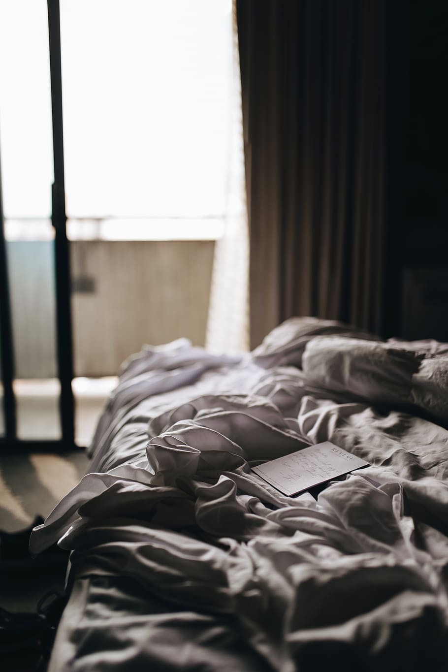 white printer paper on white bedspread, furniture, indoors, room HD wallpaper