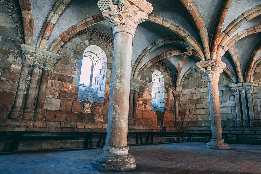 gray and whte pillar, crypt, corridor, flagstone, architecture HD wallpaper
