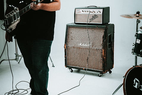 guitar amplifier near drum instrument, marshall, studio, concert HD wallpaper