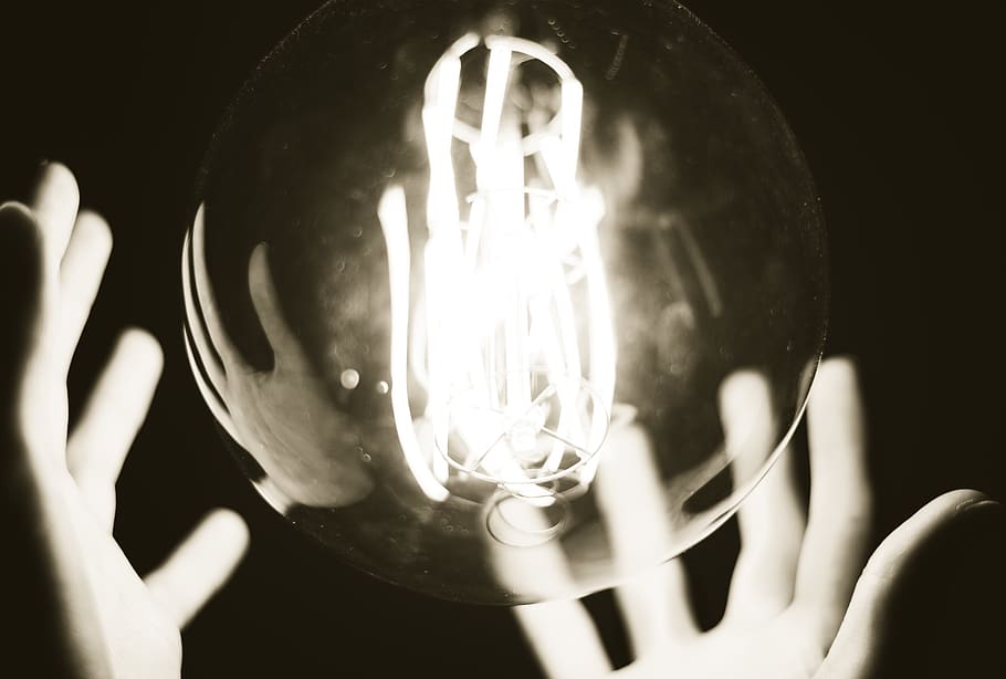 pulp, light, hands, warmth, darkness, lamp, light pulp, led bulb HD wallpaper