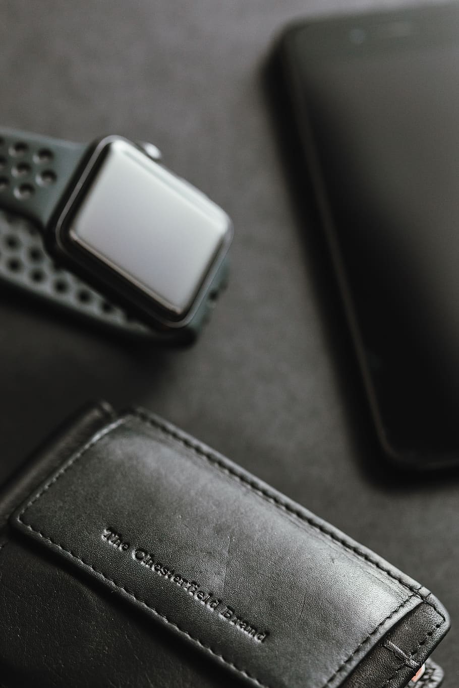 black leather wallet near space black aluminum case Apple Watch with gray Nike Fuel Band, HD wallpaper