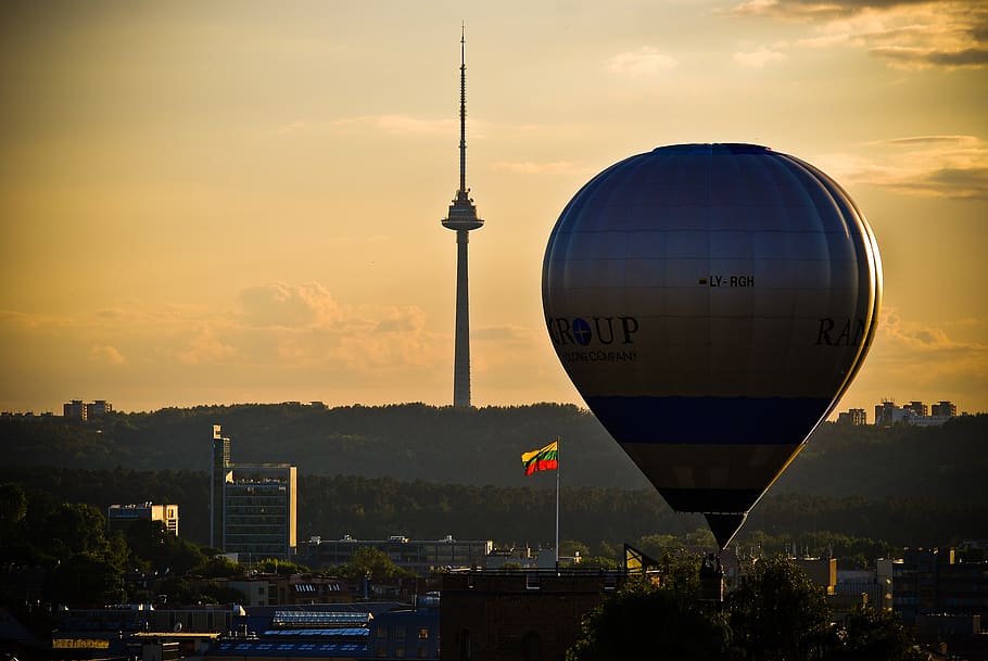 lithuania, vilnius, panorama, sunset, air balloon, tranquility HD wallpaper