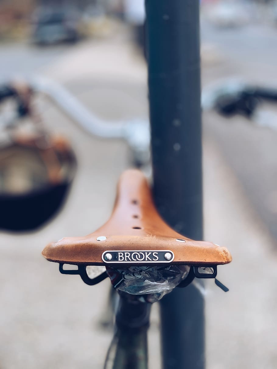 brown brooks bicycle saddle, focus on foreground, metal, transportation HD wallpaper