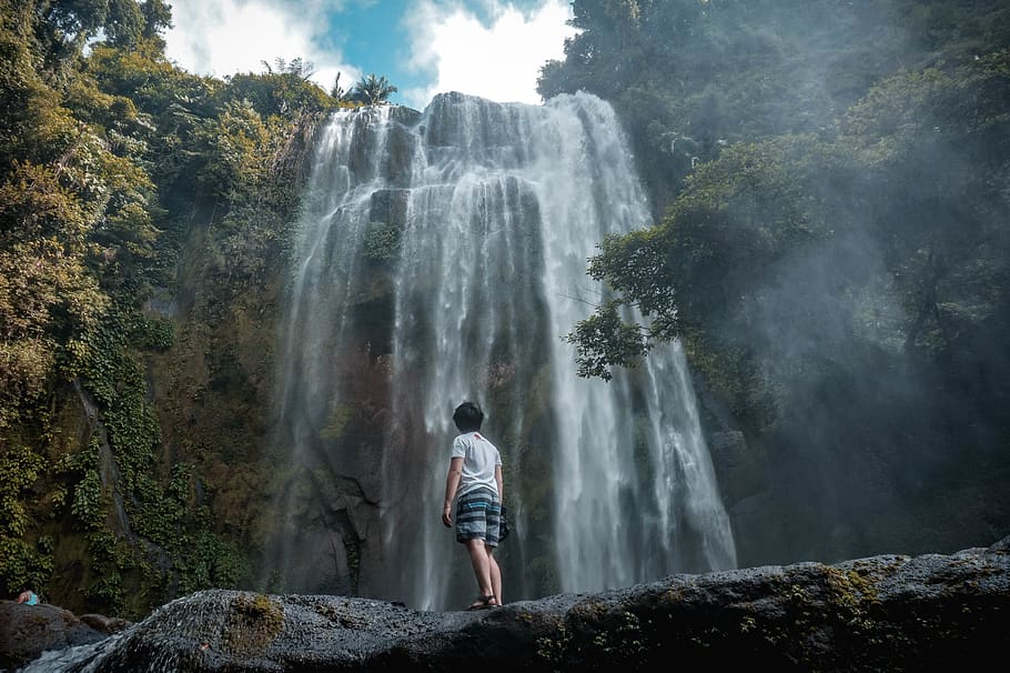 Falling travel. Водопад Чхонджиён. Chase Creel Falls водопад. Самый высокий водопад Филиппин фото. Hulugan.