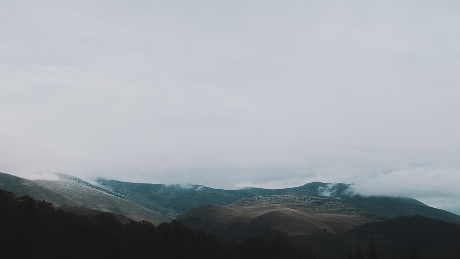 brown mountain under grey clouds, muntii tarcu, landscape, mountain range HD wallpaper