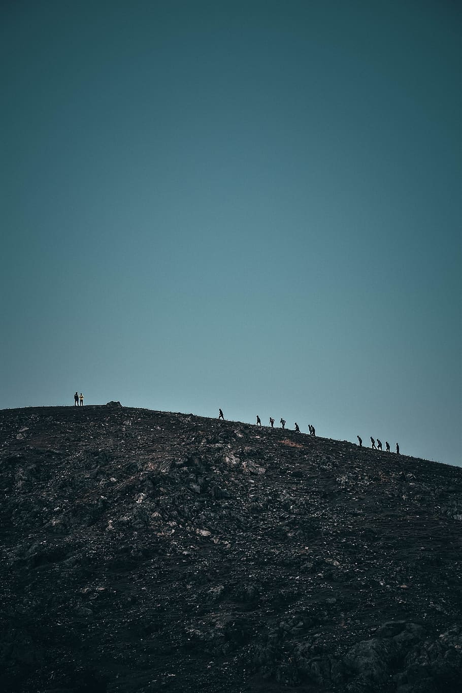 People Walking on Mountain, adventure, dark, dawn, evening, fog HD wallpaper