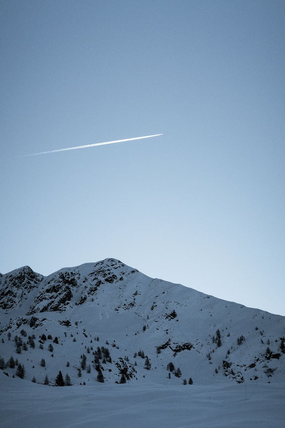 mountain, top, snow, winter, cold, white, lightblue, clean sky HD wallpaper