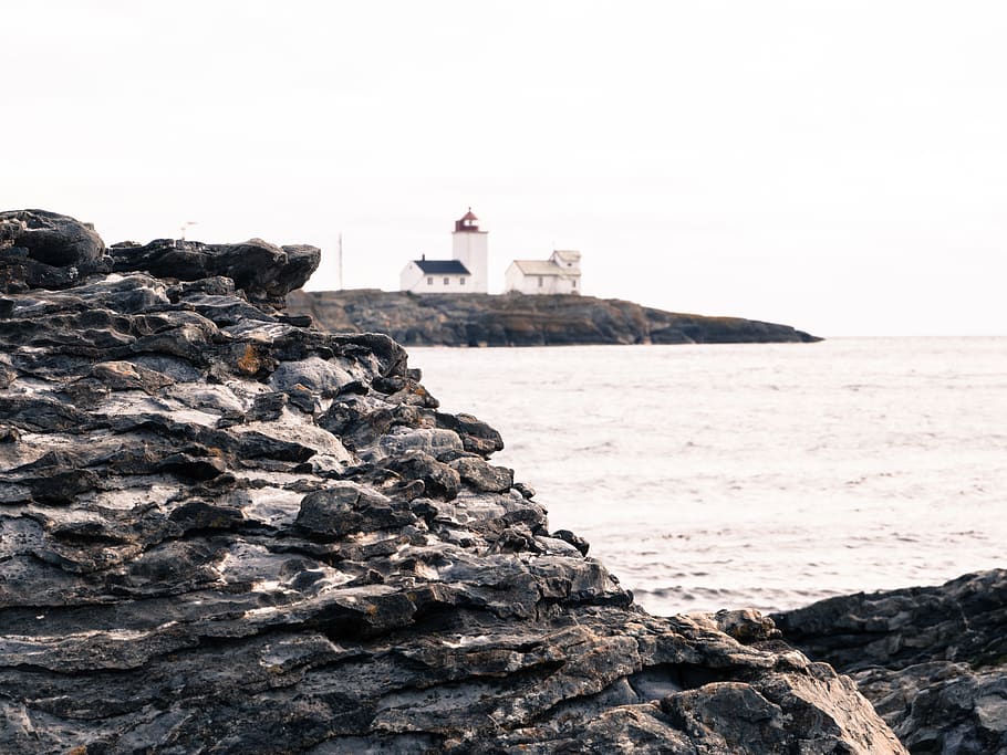 Gray Rock and House Near the Sea, beach, lighthouse, ocean, rocks HD wallpaper