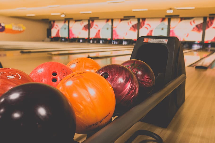 bowling-balls-on-rack.jpg