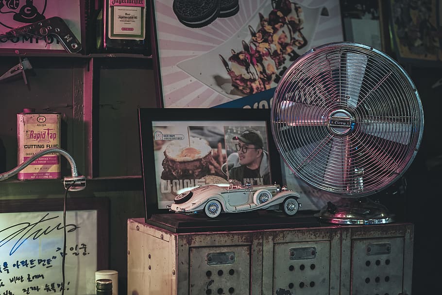 vintage car on table, electric fan, indoors, no people, architecture HD wallpaper
