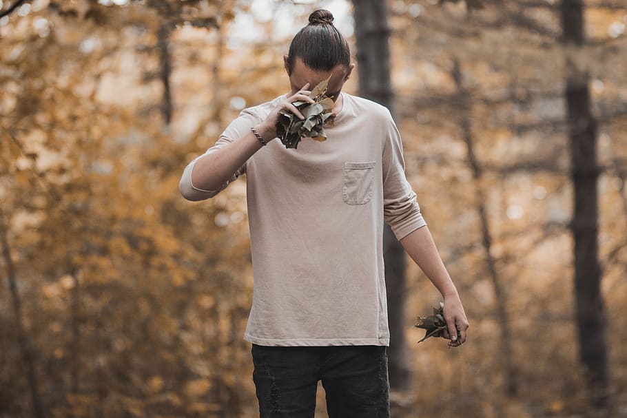 Man Holding Dried Leaves at the Forest, beautiful, blur, model HD wallpaper
