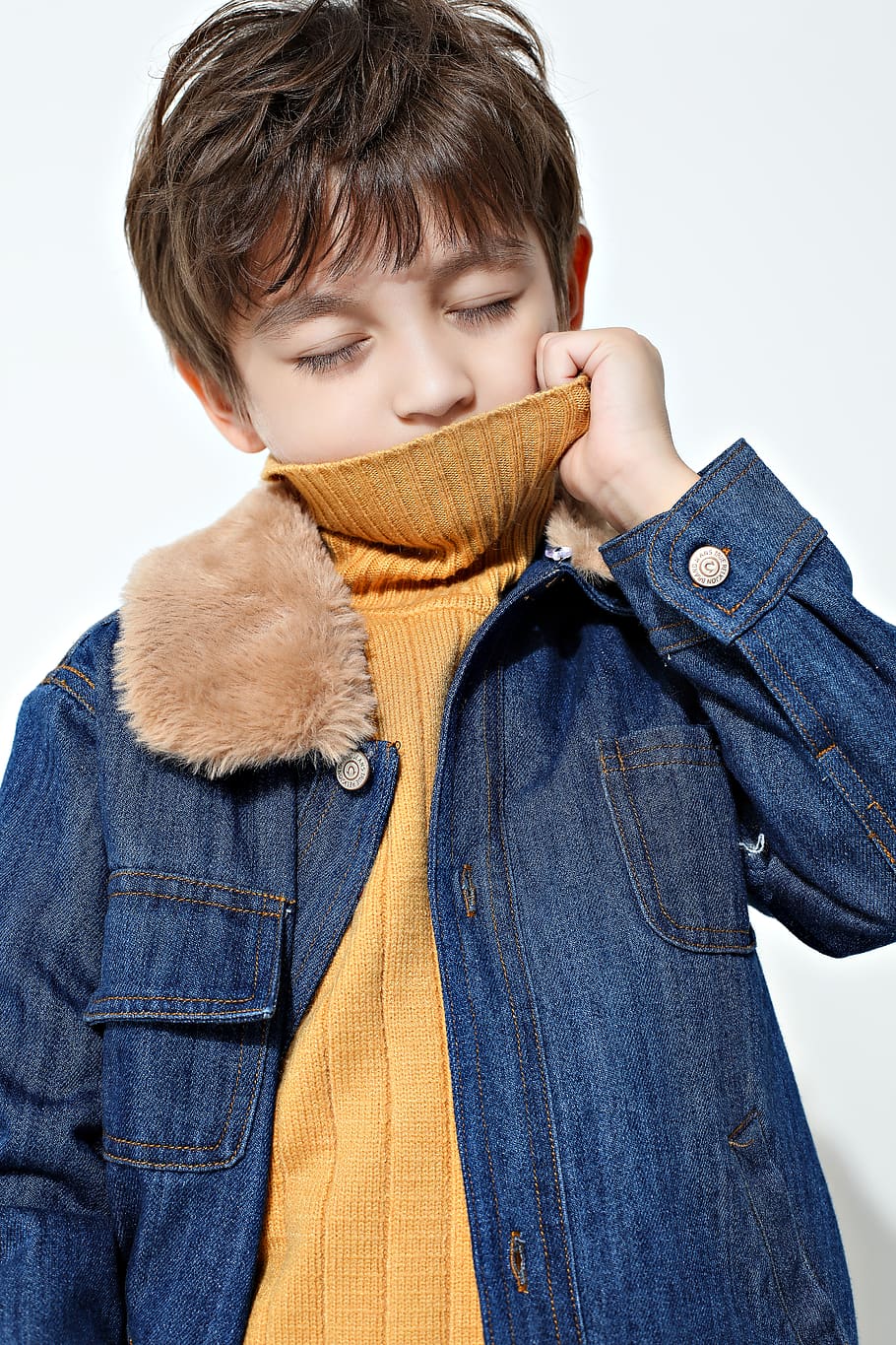 Boy Closing His Eyes, adorable, casual, child, closed eyes, cold, HD wallpaper