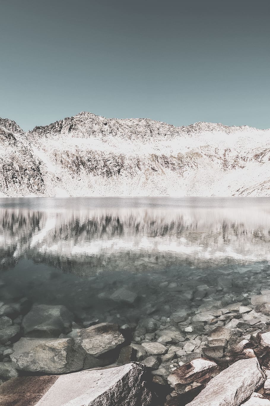 lake beside ice capped mountain, outdoors, nature, snow, glacier HD wallpaper