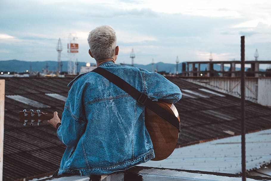 person playing guitar on rooftop, human, people, faith, music, HD wallpaper