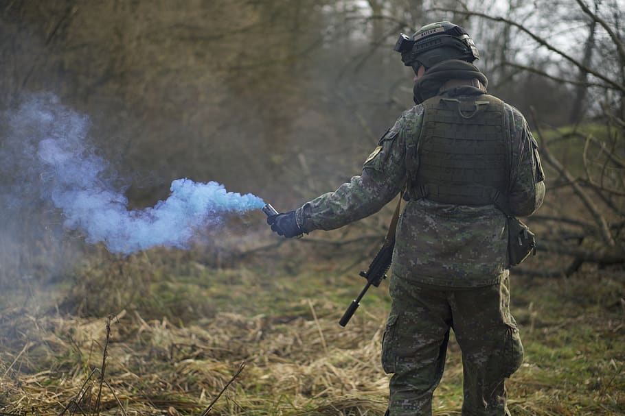 aifsoft, gun, army, smoke shell, candle, soldier, man, forest HD wallpaper