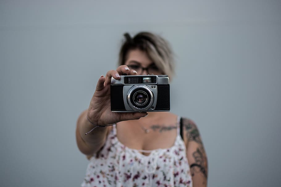 old, camera, keep, woman, portrait, retro, photography themes HD wallpaper