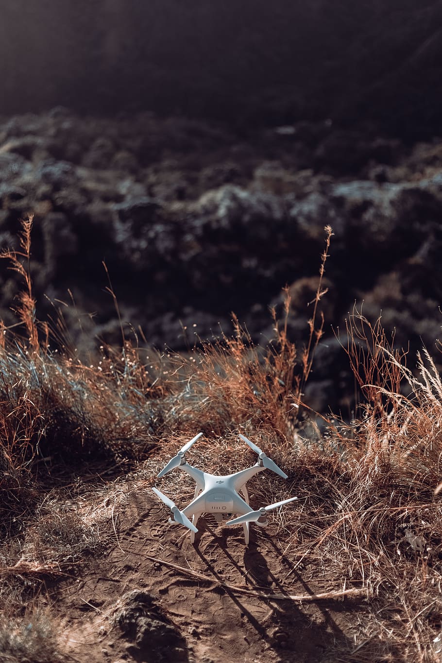 White Drone Quad Copter On Grass Field, camera, dji, Montana HD wallpaper