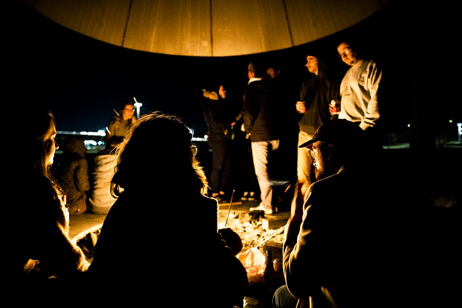 bonfire, light, friends, group of people, crowd, adult, women HD wallpaper