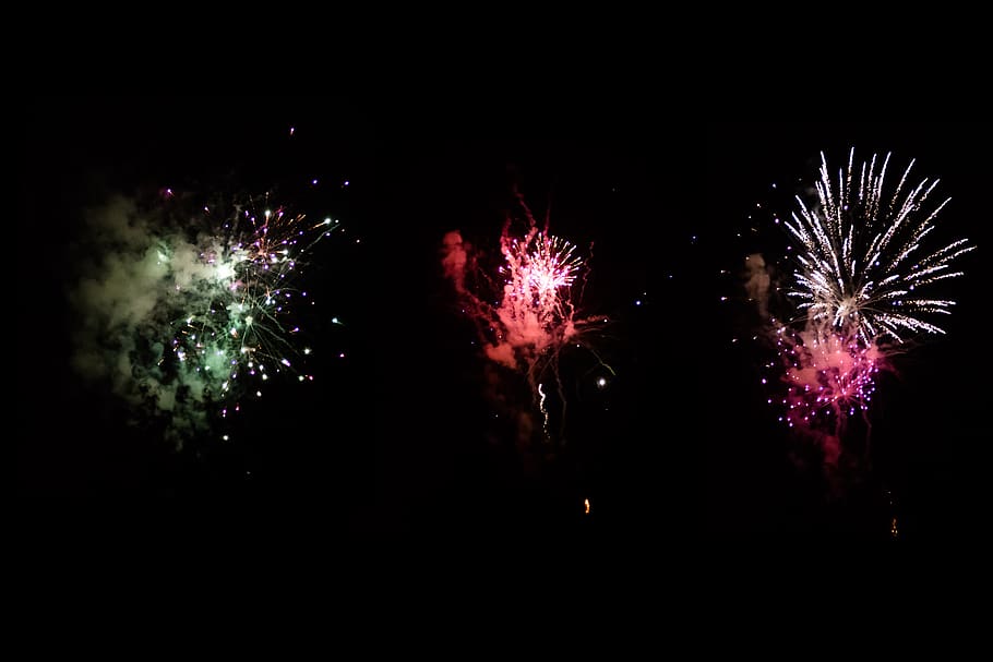 smoke, green, red, sky, night, light, fire, celebration, firework HD wallpaper