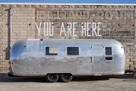 airstream, mode of transportation, land vehicle, wall, day HD wallpaper
