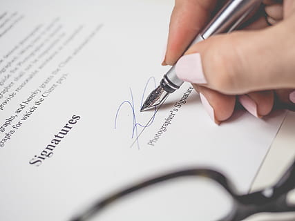 Person Holding Silver Pen Signing Photographers Signature, close-up HD wallpaper