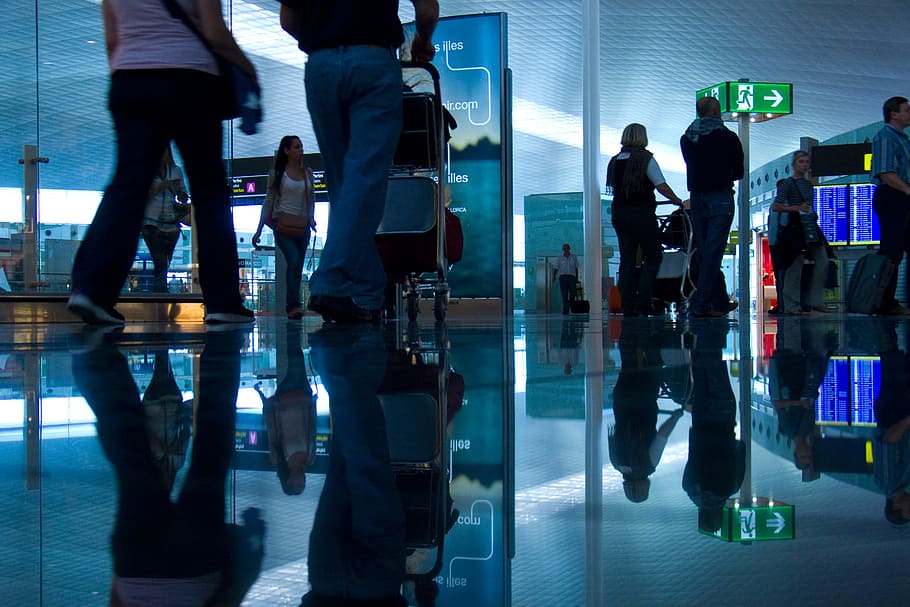 Airport Passengers, peopleTravel, luggage, reflection, reflections, HD wallpaper