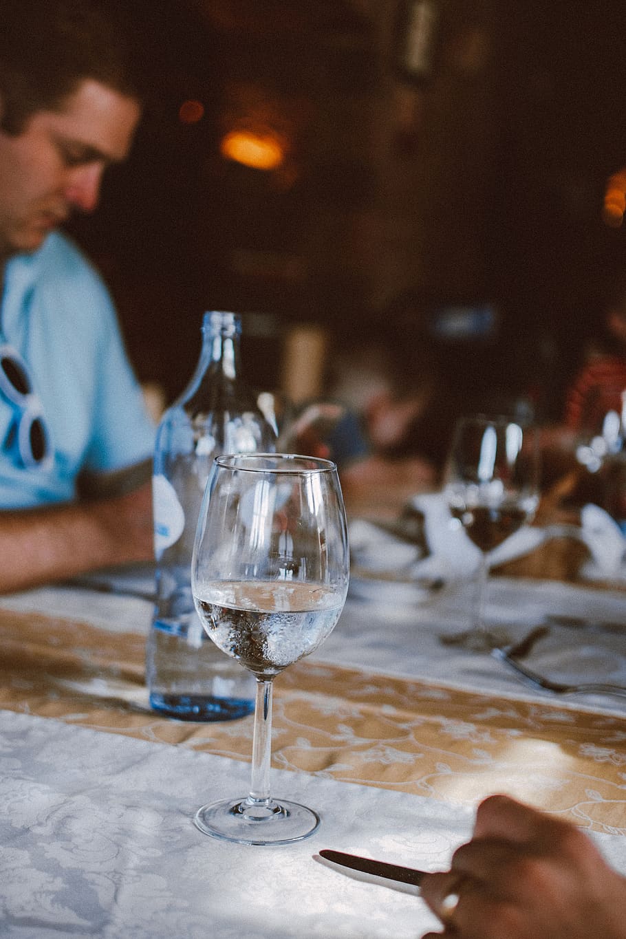 Clear Short Stem Glass on Tabletop, dining, drink, fragile, room HD wallpaper