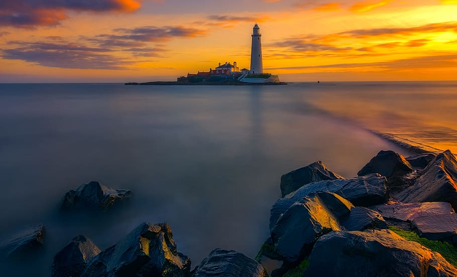 Scenic Photo of a Lighthouse, clouds, dawn, daylight, dusk, golden hour HD wallpaper