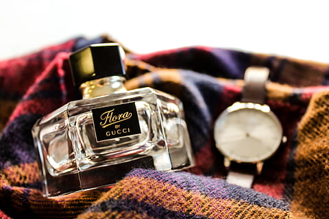 flora, accessory, warm, winter, scarf, watch, perfume, florabygucci HD wallpaper