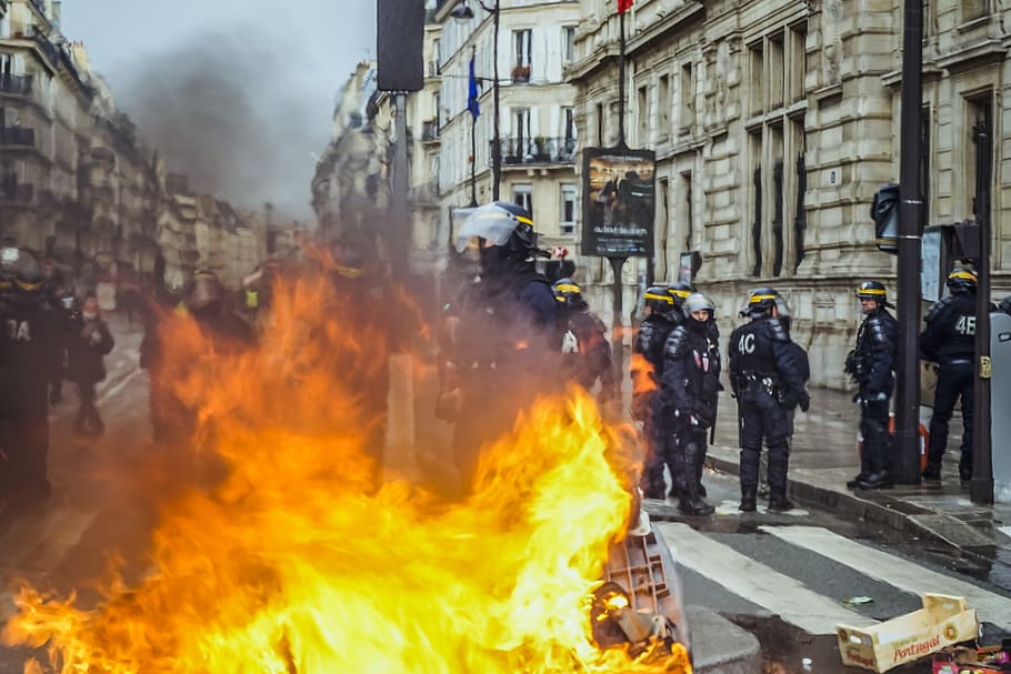 Burn street. Burning Street. Пожарный сжигает книги. Street Flame. Paris Uprising.