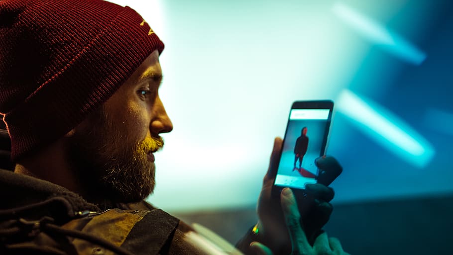man using smartphone, wireless technology, communication, adult HD wallpaper