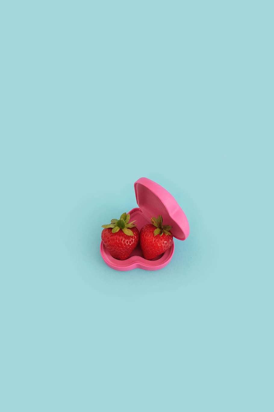 Strawberries Art iPhone Wallpapers Free Download