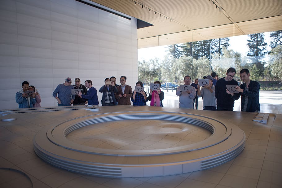 apple park, cupertino, silicon valley, architecture, real people