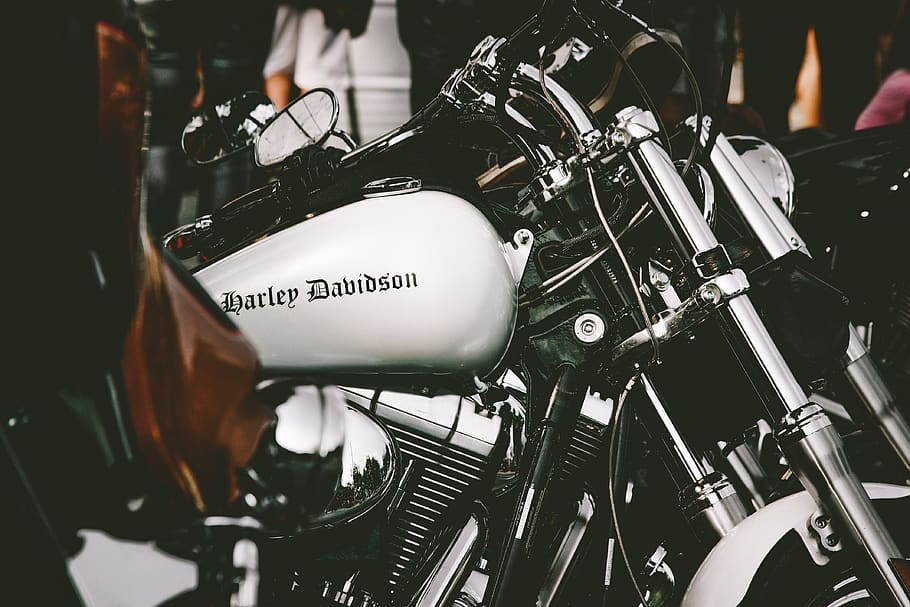 Black and Gray Cruiser Motorcycle, blur, chrome, close-up, design HD wallpaper