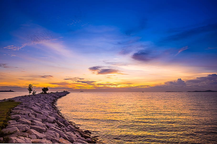 Body of Water during Sunset, beach, clouds, dawn, evening, jetty HD wallpaper