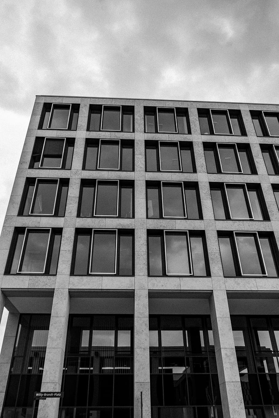 lost, berlin, architecture, white, black, low angle view, building exterior HD wallpaper