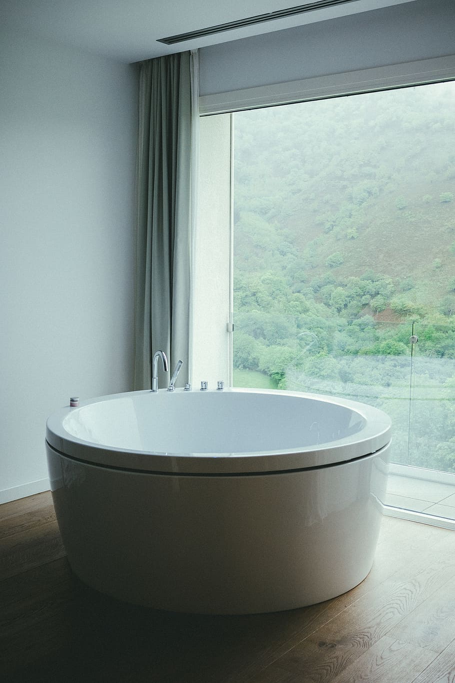 round white ceramic bathtub, indoors, window, domestic room, no people HD wallpaper