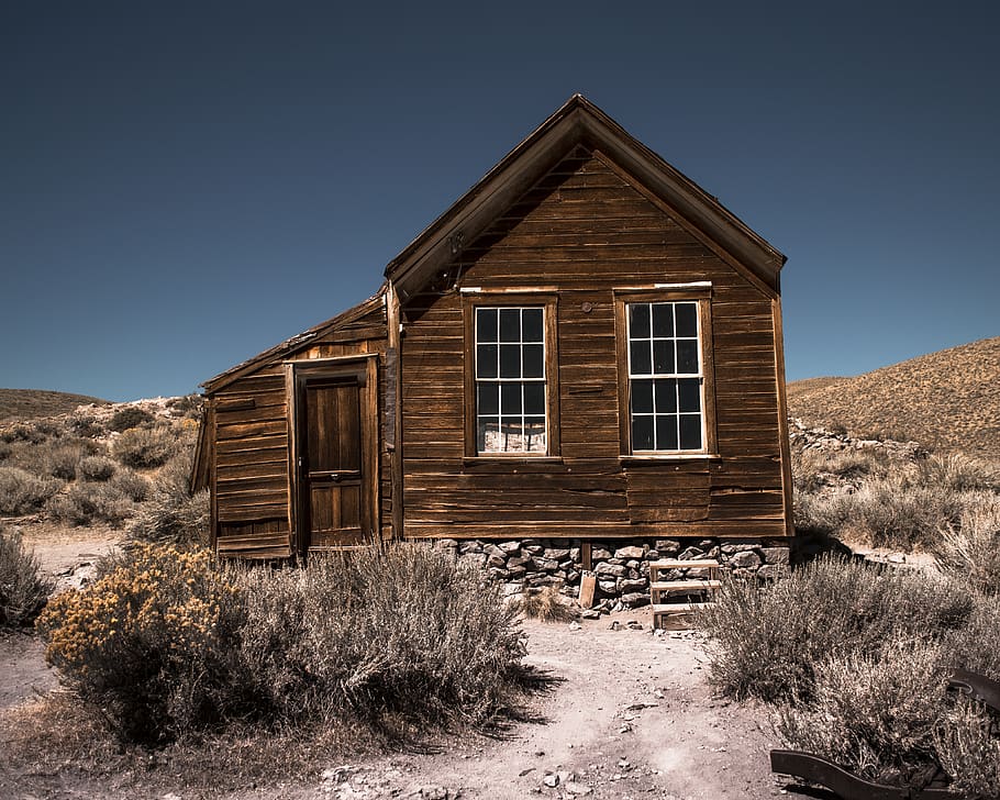 Brown Wooden House Under Blue Sky, architecture, barn, building HD wallpaper