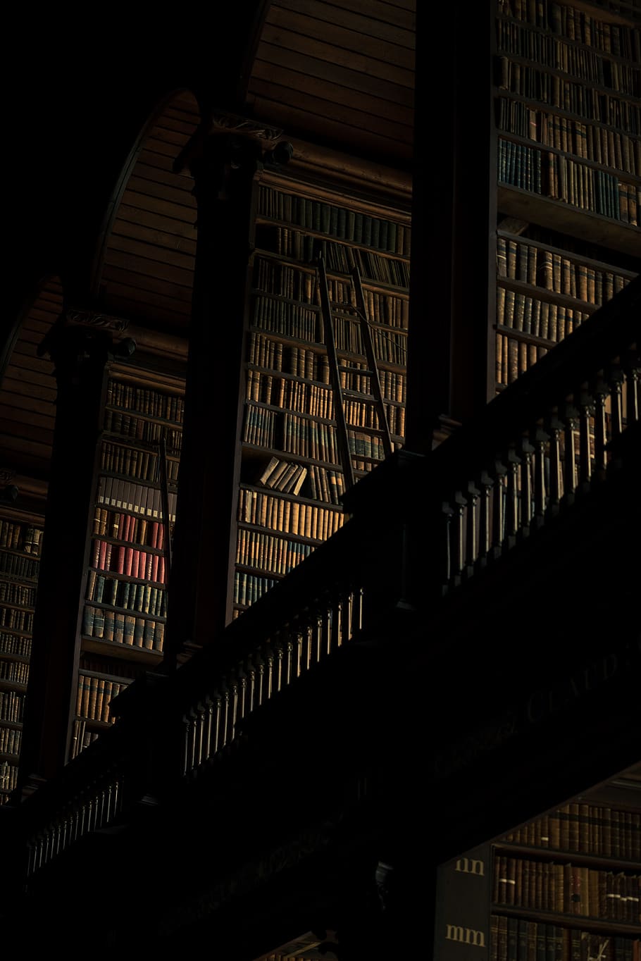 library, architecture, built structure, no people, indoors, low angle view HD wallpaper
