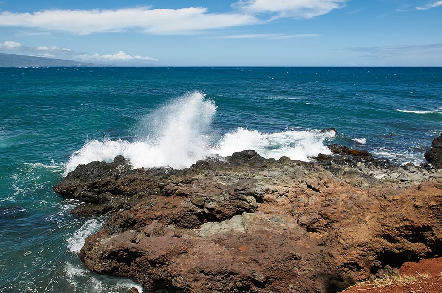 beach, rock, wave, spray, ocean, tropic, sea, water, beauty in nature HD wallpaper