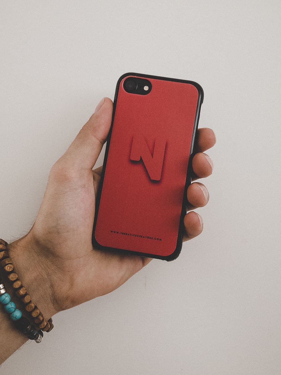 Person Holding Black Iphone 7 and Red Case Screenshot, beads, HD wallpaper