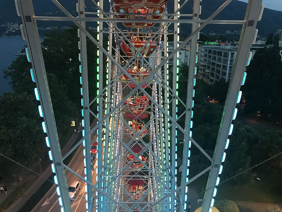 Ferris Wheel functioning during night time, amusement park, amusement park ride HD wallpaper