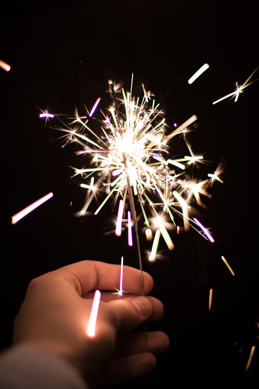 firework, sparkles, new year, 2017, 2018, hand, nature, exposure HD wallpaper