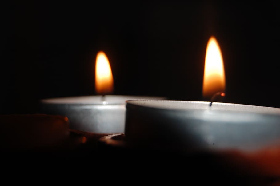 candles, light, candlelight, flame, atmosphere, contemplative HD wallpaper
