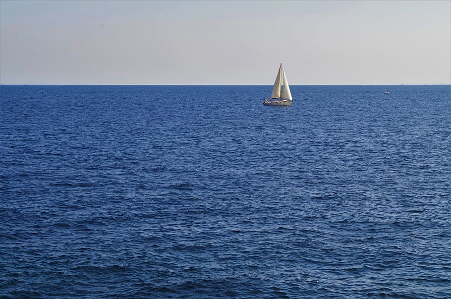 sea, waves, sky, blue, boat, vela, water, nautical vessel, horizon over water HD wallpaper