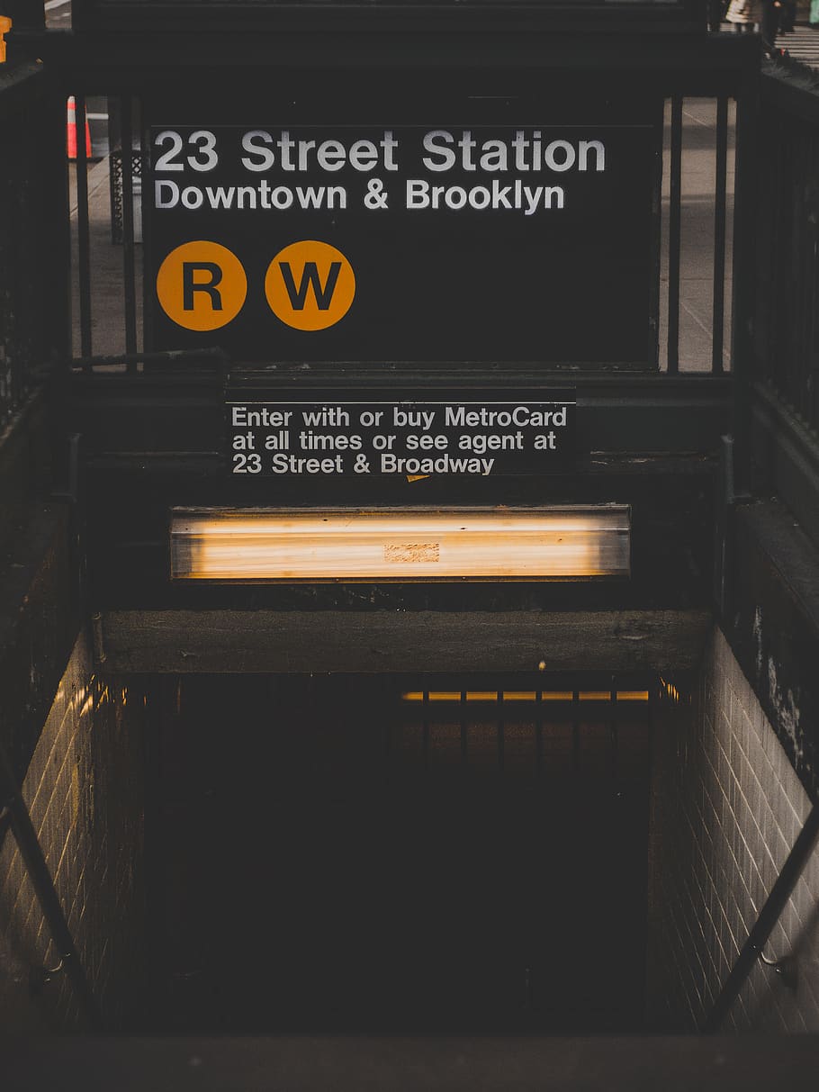 23 Street Station Down & Brooklyn, light, new york, signage, stairs, HD wallpaper