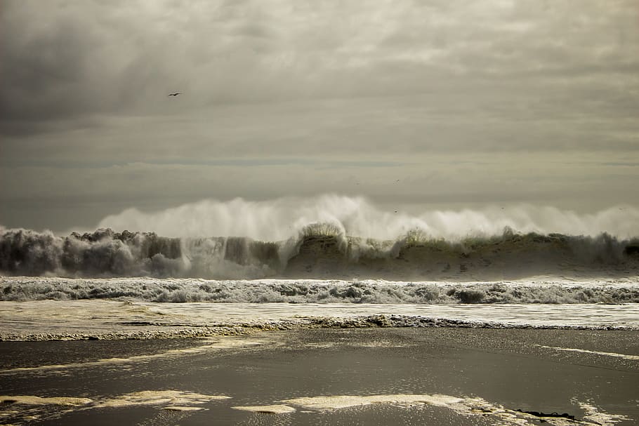 Waves Under White Sky, beach, black and white, clouds, long-exposure HD wallpaper