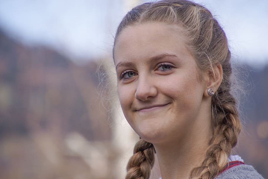 girl, strong, courageous, wise, optimistic, woman, braids, eyes HD wallpaper