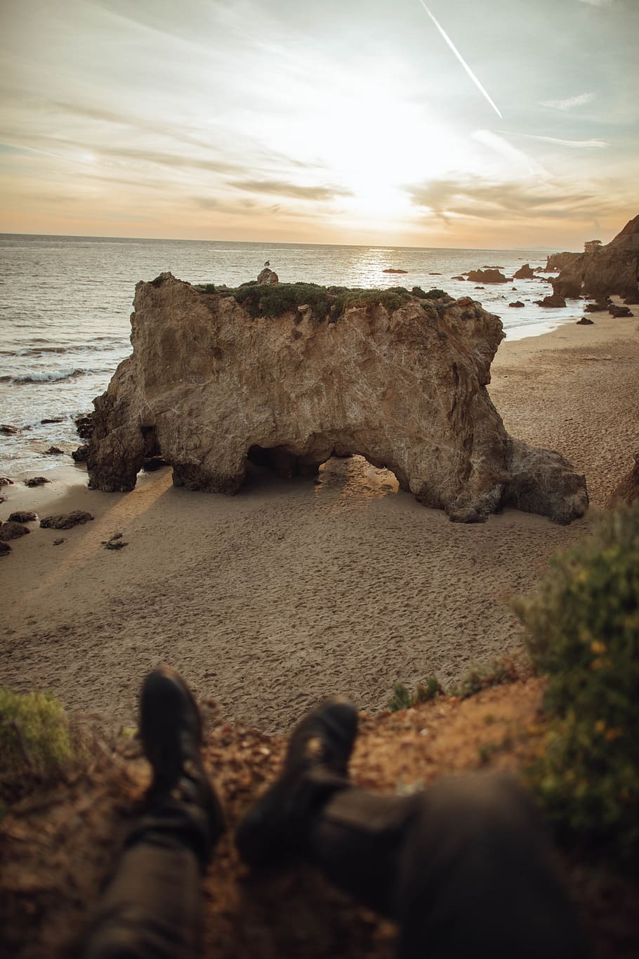 person sitting on cliff near beach, promontory, nature, shoreline, HD wallpaper