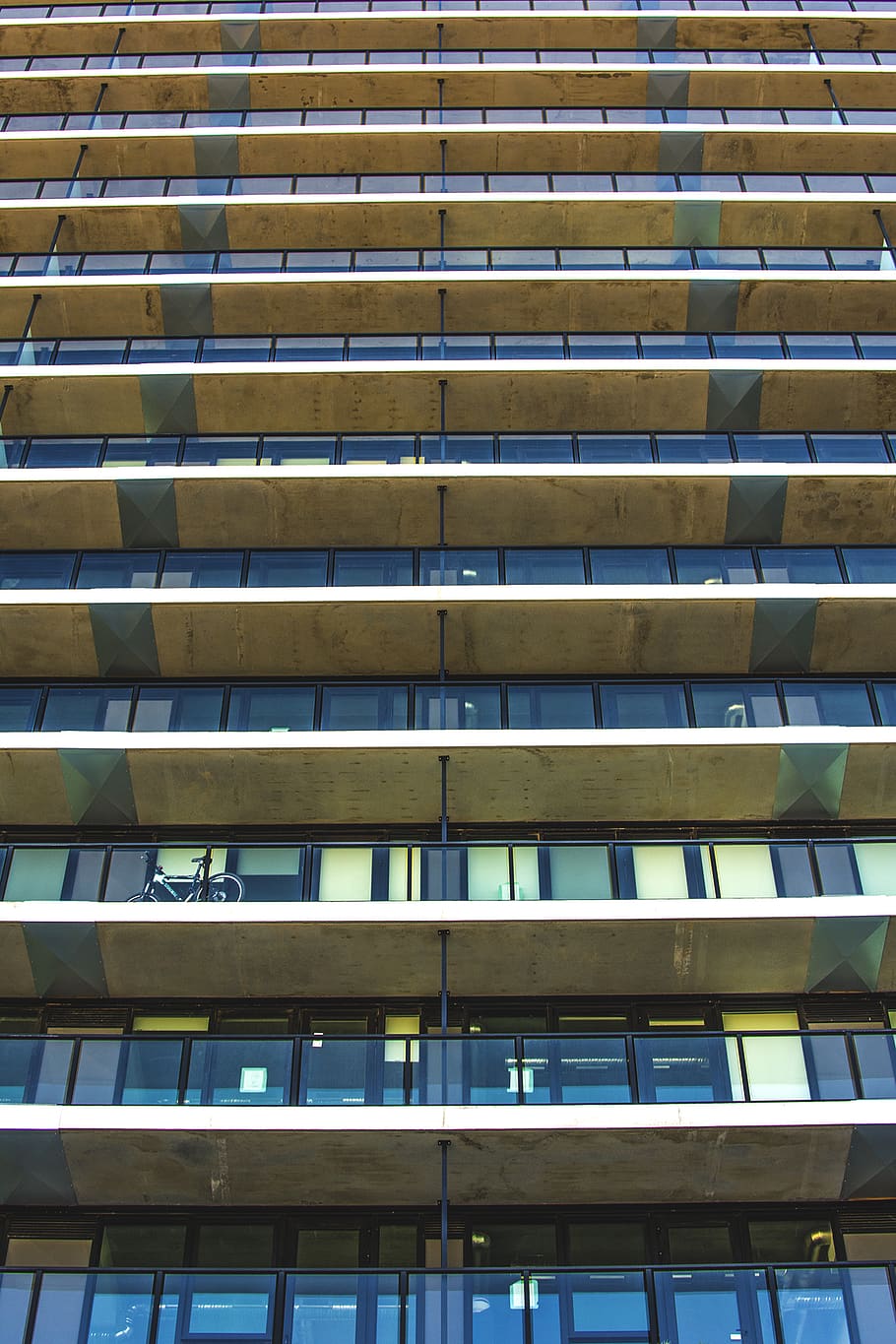 Brown High-rise Building, apartment building, architecture, bicycle HD wallpaper